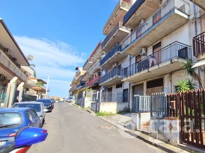 Appartamento in Vendita in Via del Papiro a Catania