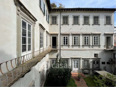 Appartamento in Vendita in Via Santa Croce a Lucca