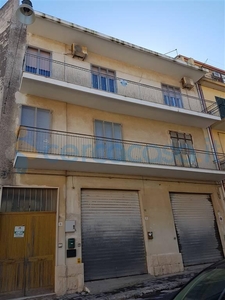 Appartamento Quadrilocale da ristrutturare in vendita a Ragusa