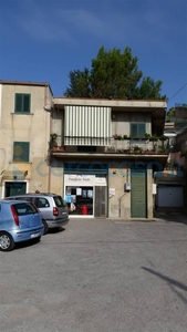 Appartamento Quadrilocale in ottime condizioni, in vendita in Viale Dei Tigli 27, San Cataldo
