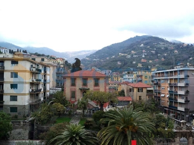 Appartamento Quadrilocale in vendita a Rapallo