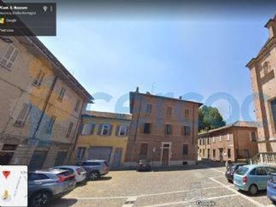 Appartamento Trilocale da ristrutturare, in vendita in Via San Sepolcro, Piacenza