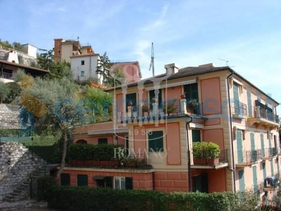 Appartamento Trilocale in ottime condizioni, in vendita in Via Aurelia, Zoagli