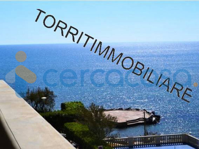 Appartamento Trilocale in ottime condizioni, in vendita in Via Del Mare, Rosignano Marittimo