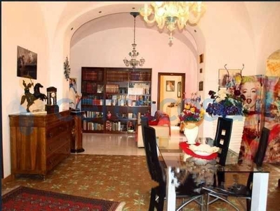Appartamento Trilocale in vendita a Sarzana
