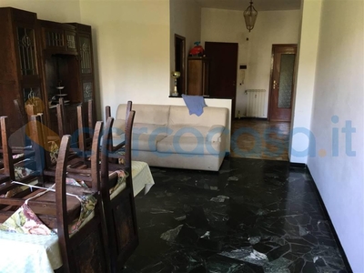 Appartamento Trilocale in vendita in Valloria, Savona