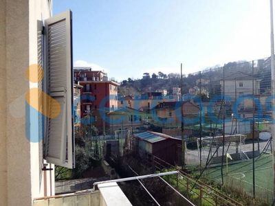 Appartamento Trilocale in vendita in Via Pieve Di Cadore, Genova