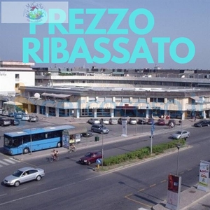 Attività commerciale in vendita in Piazza Belvedere 4, Pisa