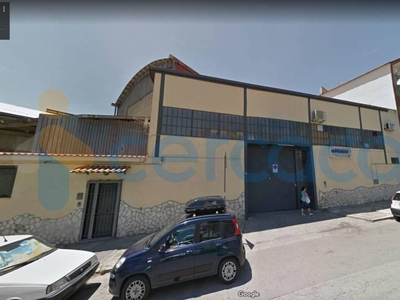 Capannone industriale in vendita in Via Benedetto Croce, Casoria