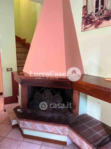 Casa Bi/Trifamiliare in Vendita in Via di Salicchi 55100 a Lucca