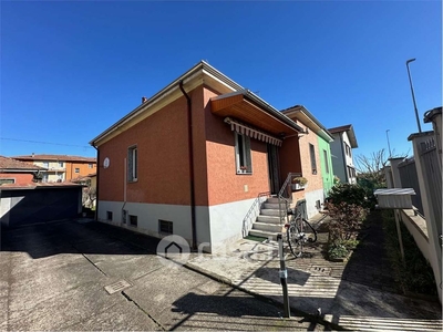 Casa Bi/Trifamiliare in Vendita in Via Solferino a Pavia