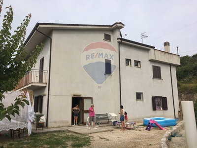 Casa indipendente di 213 mq a Sessa Aurunca