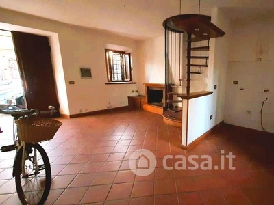 Casa indipendente in Vendita in a Lucca