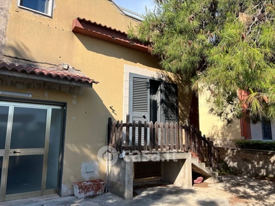 Casa indipendente in Vendita in Via Cavallucci Marini 18 a Taranto