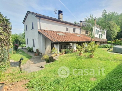 Casa Bi/Trifamiliare in Vendita in Via di Casanova 829 a Lucca