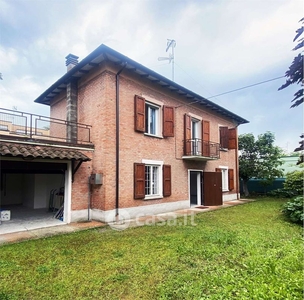 Casa indipendente in Vendita in Via Giuseppe Bellentani 11 a Modena