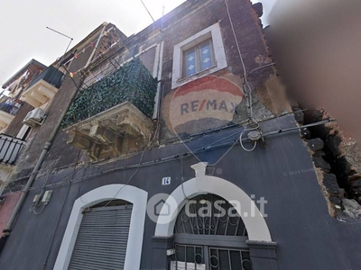 Casa indipendente in Vendita in Via Murifabbro 18 a Catania