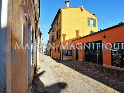 Casa singola in ottime condizioni in vendita a Ferrara