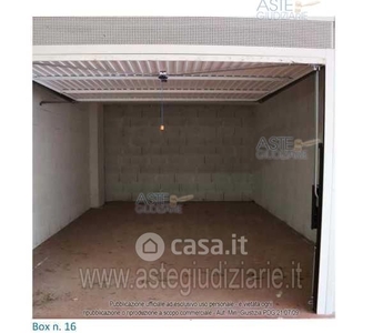 Garage/Posto auto in Vendita in Via Lago di Bracciano 82 a Fonte Nuova