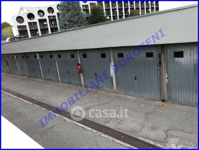 Garage/Posto auto in Vendita in Via Umberto Maddalena 38 a Vercelli