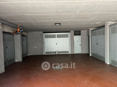 Garage/Posto auto in Vendita in Viale Giuseppe Verdi a Merate