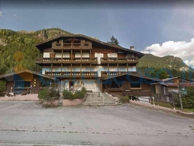 Hotel da ristrutturare in vendita a Rocca Pietore