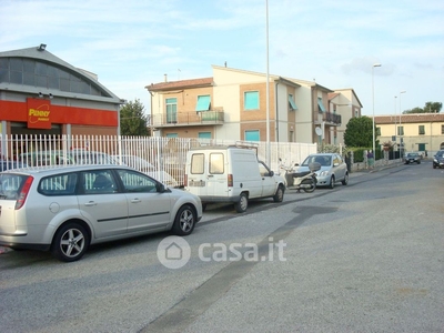 Negozio/Locale commerciale in Vendita in Via Carlo Antonio Campioni a Livorno