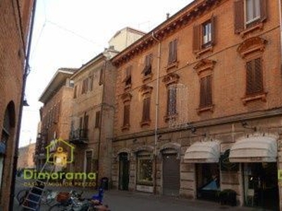 Negozio/Locale commerciale in Vendita in Via Cortevecchia a Ferrara