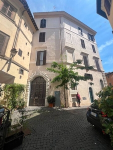 Appartamento di lusso di 313 m² in vendita Piazza Margana, 24, Roma, Lazio