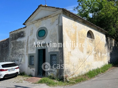 Rustico/Casale in Vendita in a Lucca