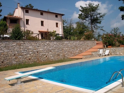 Rustico con giardino in via vecchia di nozzano, Lucca