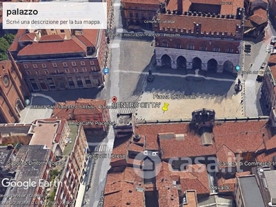 Stabile / Palazzo in Vendita in Piazza Cavalli a Piacenza
