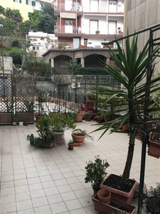 Vendita Appartamento, in zona VALLORIA, SAVONA