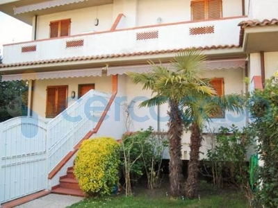 Villa a schiera in ottime condizioni in vendita a Montignoso