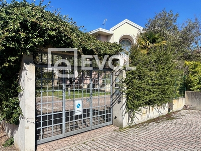 Villa con terrazzo a Lignano Sabbiadoro