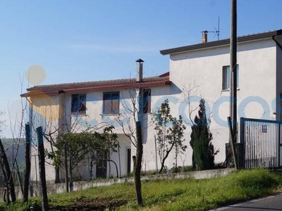 Villa da ristrutturare, in vendita in Strada Provinciale 290 82, Gioia Sannitica