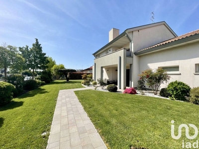 Esclusiva villa di 270 mq in vendita Via Monte Civetta, San Donà di Piave, Veneto