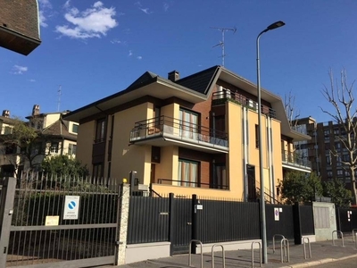 Villa di 373 mq in vendita Milano, Italia