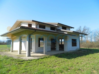 Villa di nuova costruzione, in vendita in Via Rosciano I 24, Castrocielo