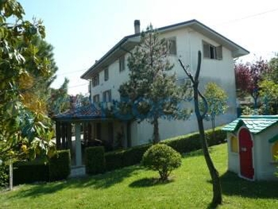 Villa in ottime condizioni in vendita a Tavullia