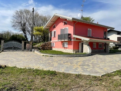 villa in vendita a Jerago con Orago