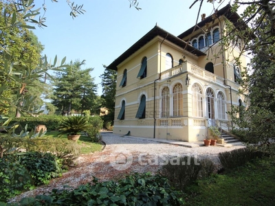 Villa in Vendita in Via Sarzanese 1028 a Lucca