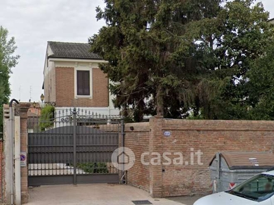 Villa in Vendita in Via Piangipane 135 a Ferrara