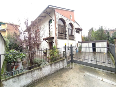 Villa in Vendita in Via Trebbia 8 a Cremona