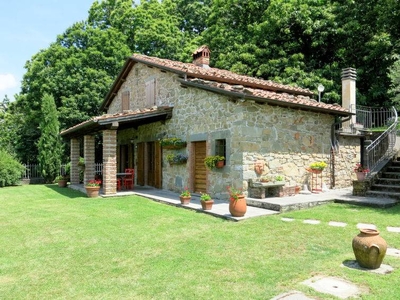 Casa a Bagni Di Lucca con terrazza coperta + vista panoramica