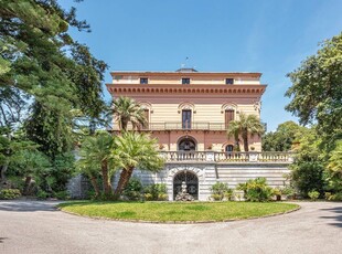 Appartamento di prestigio in vendita Napoli, Campania