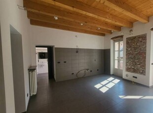 Appartamento in Affitto a Cuneo Centro Storico