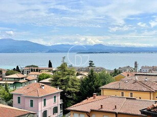 Appartamento in Vendita a Desenzano del Garda Desenzano del Garda - Centro