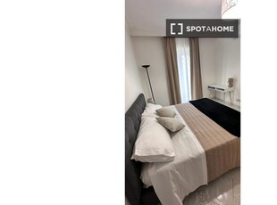 Camera in affitto in appartamento con 3 camere da letto a Pigneto, Roma