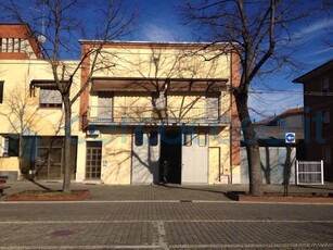 Capannone industriale in vendita in Piazza Guglielmo Marconi 23, San Giorgio Piacentino